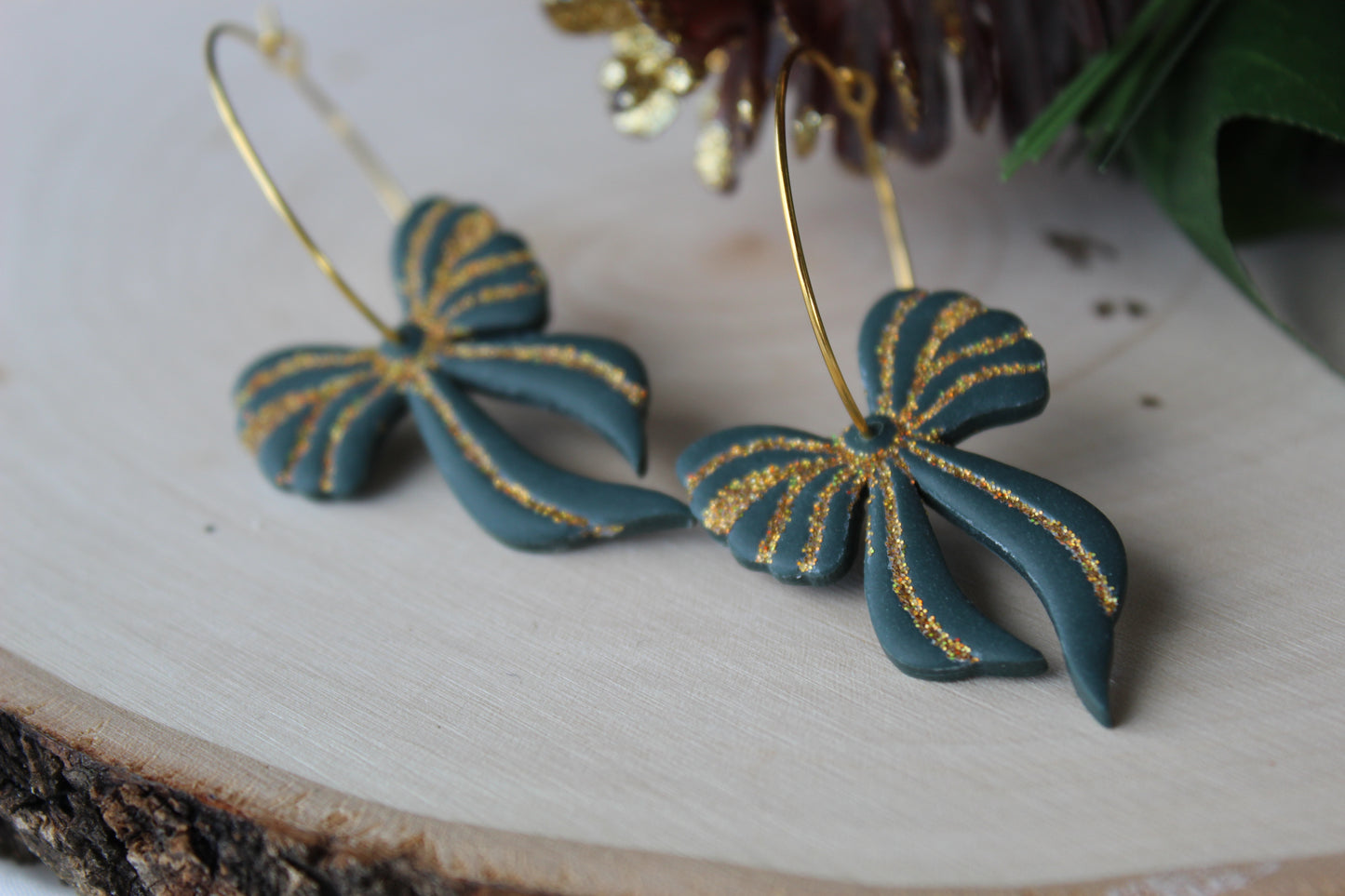 Sparkly Green Bows